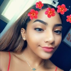 Meet your Posher, Yasmine